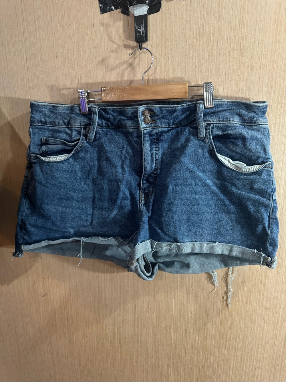 Ava & Vic Classic High Rise Denim Shorts in Dark Blue Size 20W